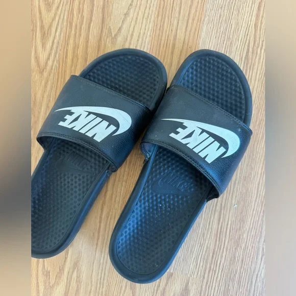 Used Nike Slides Size 12 - Picture 4 of 4